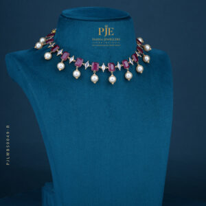 PEARLS SHORT NECKLACE