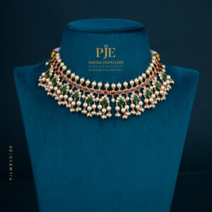 PEARLS SHORT NECKLACE