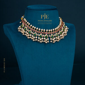 PEARLS SHORT NECKLACE