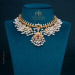 PEARLS SHORT NECKLACE