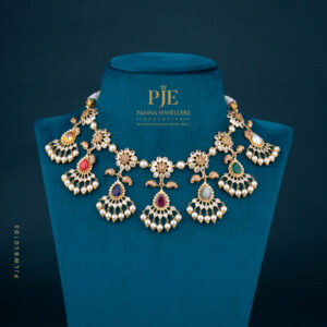 PEARLS SHORT NECKLACE