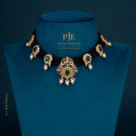 BLACK THREAD NECKLACE