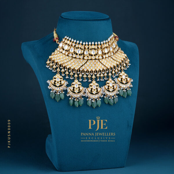KUNDAN SHORT NECKLACE