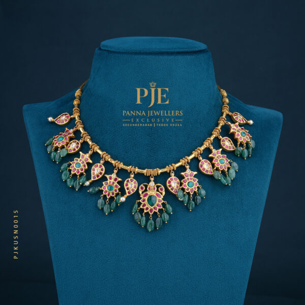 KUNDAN SHORT NECKLACE