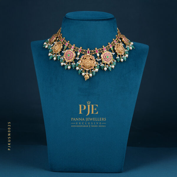 KUNDAN SHORT NECKLACE