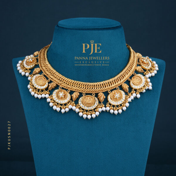 KUNDAN SHORT NECKLACE