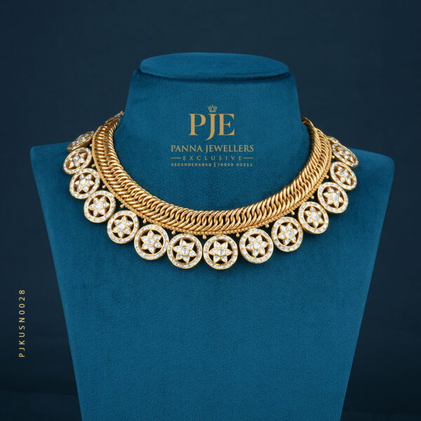KUNDAN SHORT NECKLACE