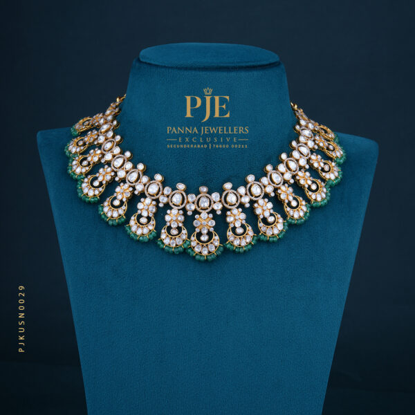 KUNDAN SHORT NECKLACE