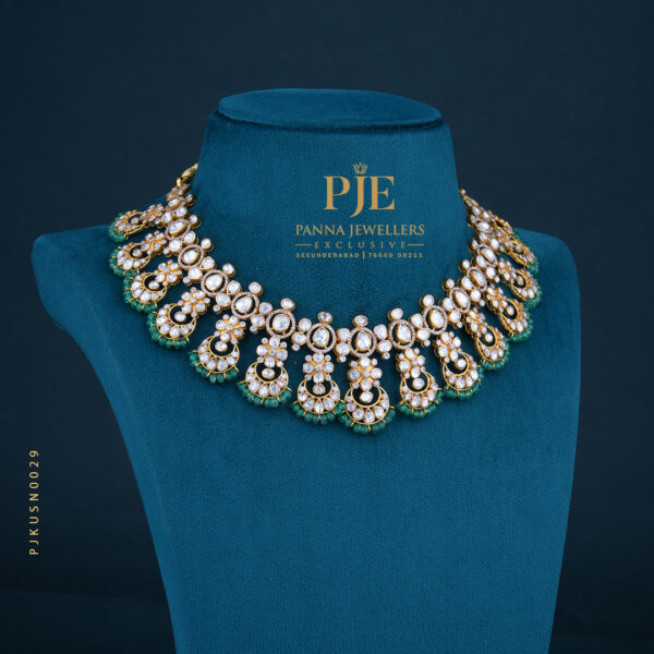 KUNDAN SHORT NECKLACE