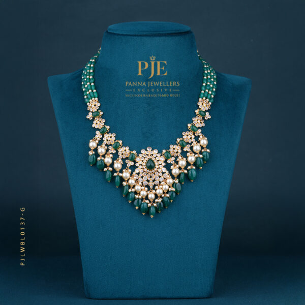 BEADS LONG NECKLACE
