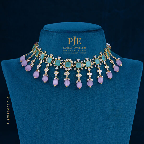 PEARLS SHORT NECKLACE
