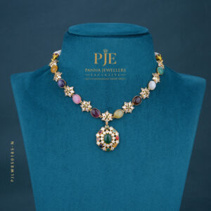 PEARLS SHORT NECKLACE
