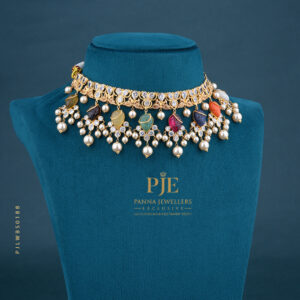 PEARLS SHORT NECKLACE