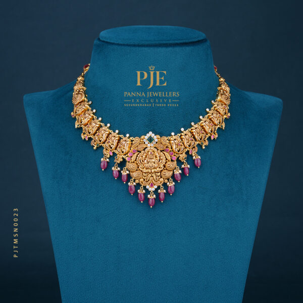 TEMPLE SHORT NECKLACE