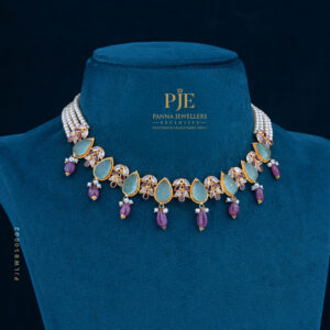 PEARLS SHORT NECKLACE