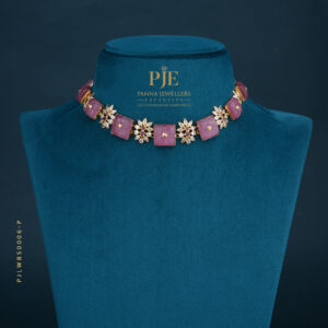 PEARLS SHORT NECKLACE