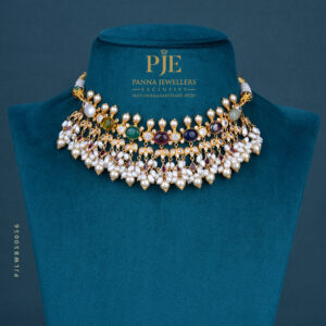 PEARLS SHORT NECKLACE