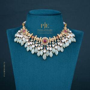 PEARLS SHORT NECKLACE