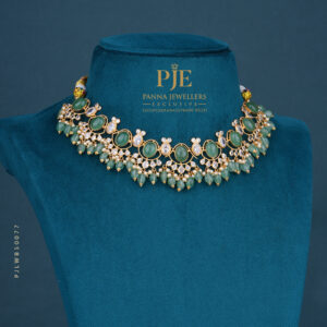 PEARLS SHORT NECKLACE