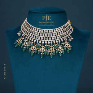 PEARLS SHORT NECKLACE
