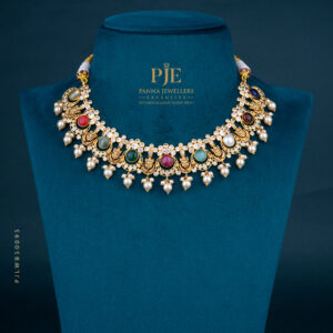 PEARLS SHORT NECKLACE