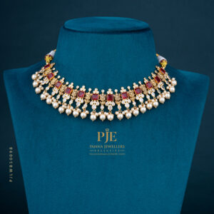 PEARLS SHORT NECKLACE