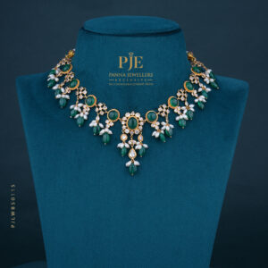 PEARLS SHORT NECKLACE