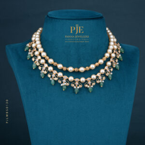 PEARLS SHORT NECKLACE
