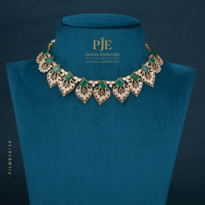 PEARLS SHORT NECKLACE