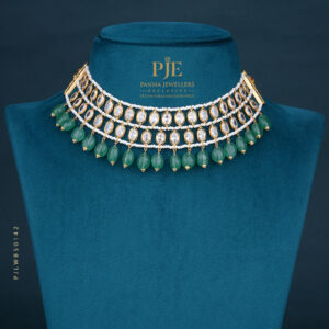 PEARLS SHORT NECKLACE