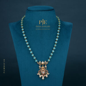 PEARLS SHORT NECKLACE