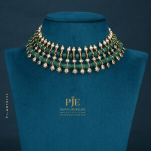 PEARLS SHORT NECKLACE