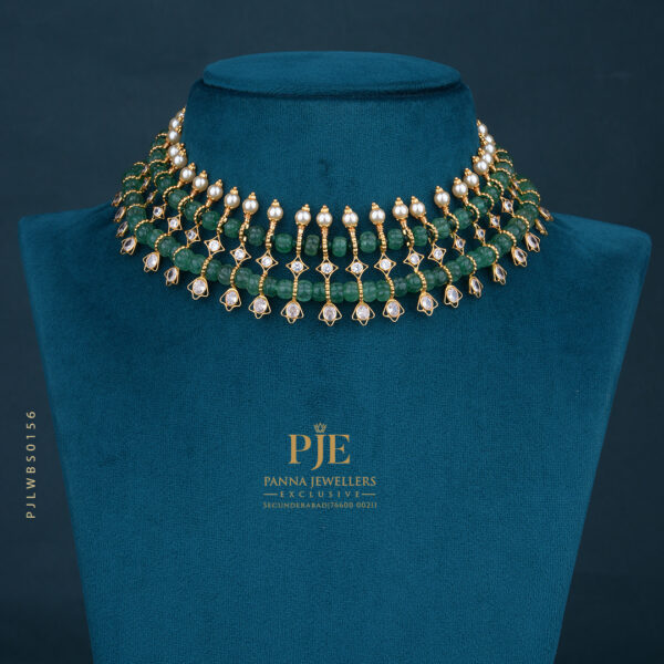 PEARLS SHORT NECKLACE