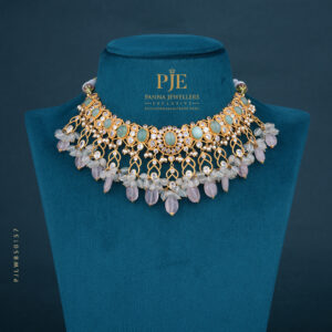 PEARLS SHORT NECKLACE