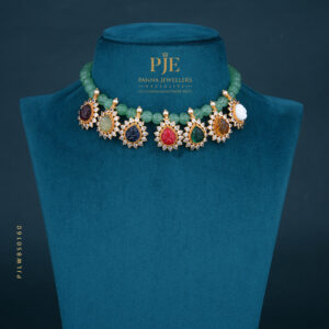 PEARLS SHORT NECKLACE