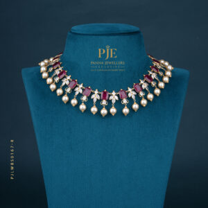 PEARLS SHORT NECKLACE