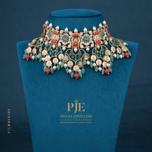 PEARLS SHORT NECKLACE