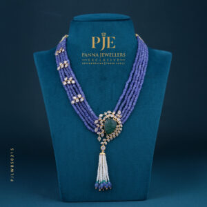 PEARLS SHORT NECKLACE