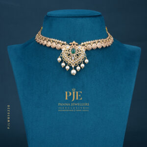 PEARLS SHORT NECKLACE