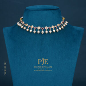 PEARLS SHORT NECKLACE