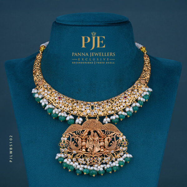 Pearls Short Necklace