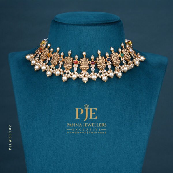Pearls Short Necklace