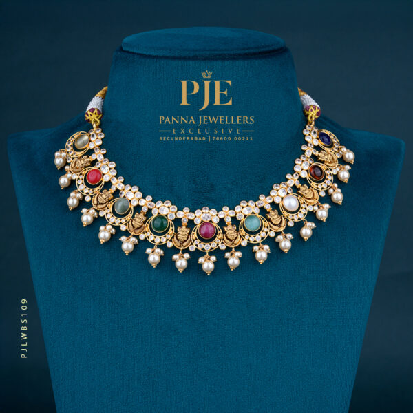 Pearls Short Necklace
