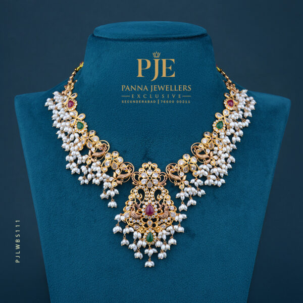 Pearls Short Necklace
