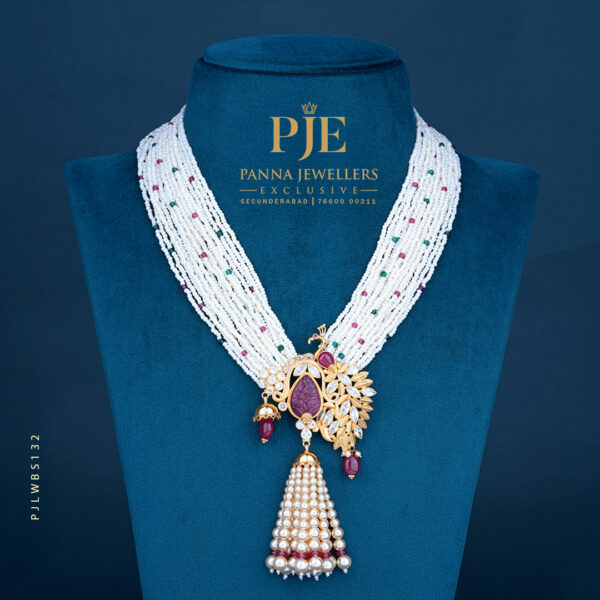 Pearls Short Necklace