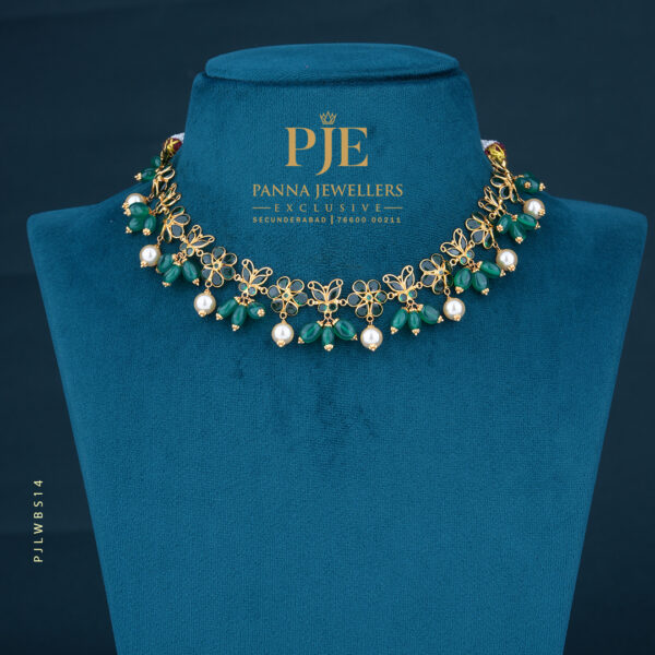 Pearls Short Necklace