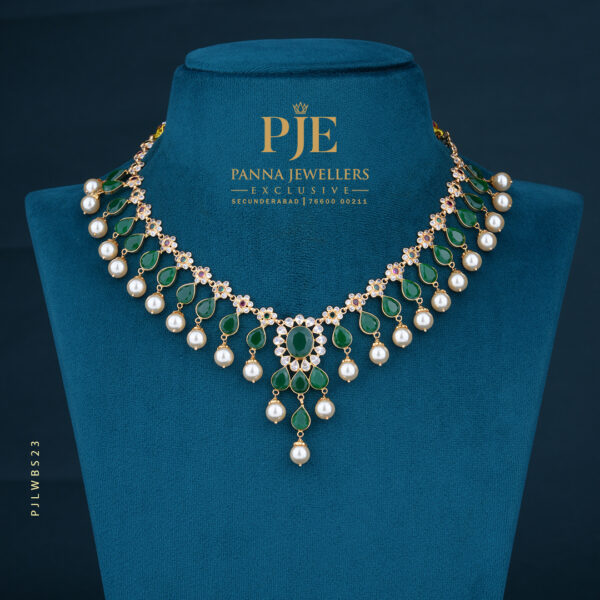 Pearls Short Necklace
