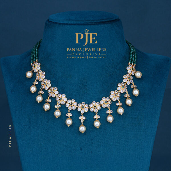 Pearls Short Necklace