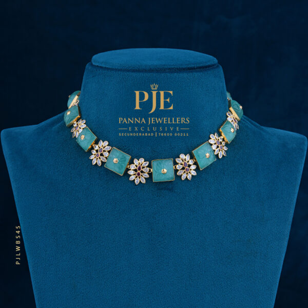 Pearls Short Necklace