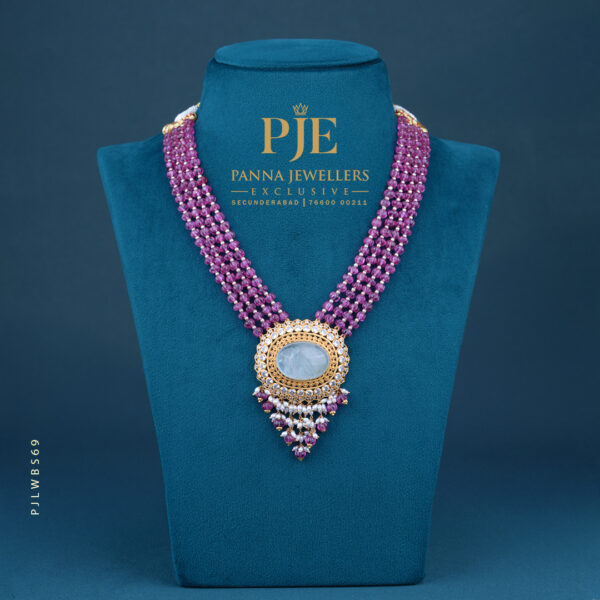 Pearls Short Necklace